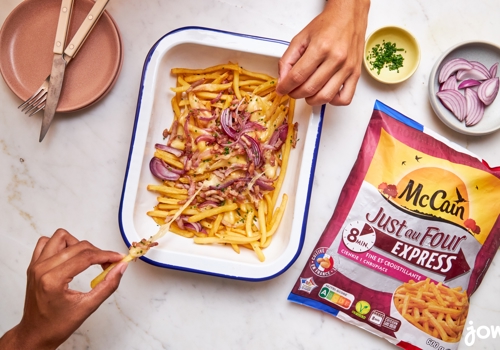 JOW X MCCAIN - Frites gratinées à la raclette & lardons