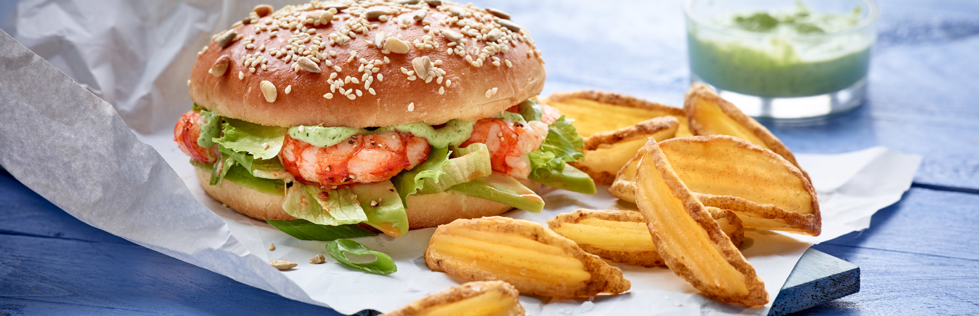 Burger aux crevettes et sauce Pesto accompagné de Crispers