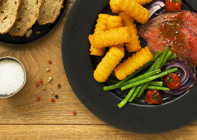 ROTI DE BOEUF, HARICOTS VERTS ET GOLDEN CROQUETTES