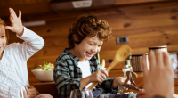 Un repas convivial en famille autour des frites pour passer un bon moment