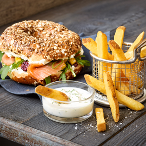 Côté Resto McCain.  Une frite bien dans sa peau.